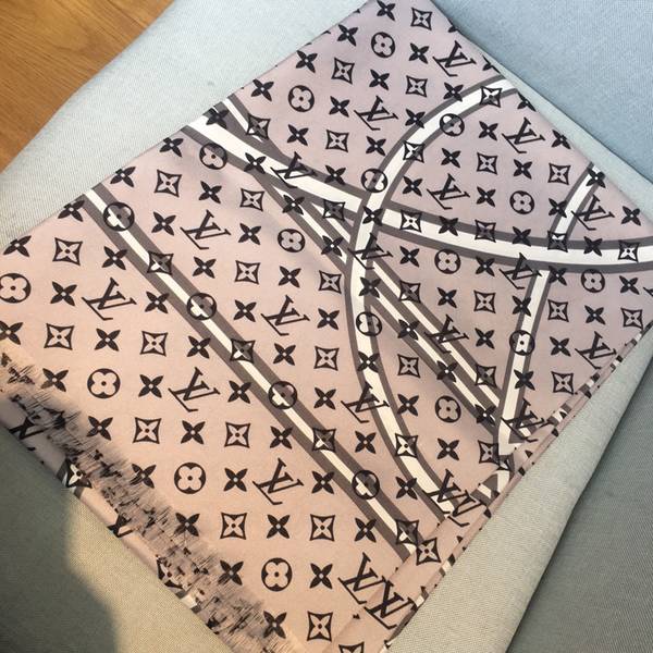 Louis Vuitton Scarf LVC00536